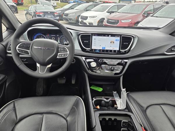 2026 Chrysler, dovoz Kanada — foto 9 z 12