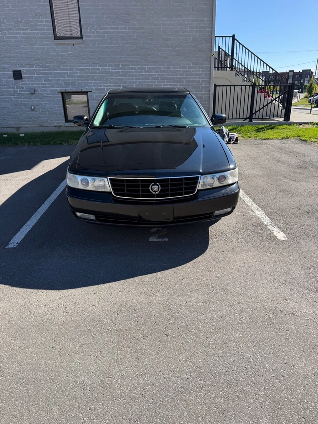 2001 Cadillac Sts, 208 000 km, dovoz Kanada — foto 2 z 5