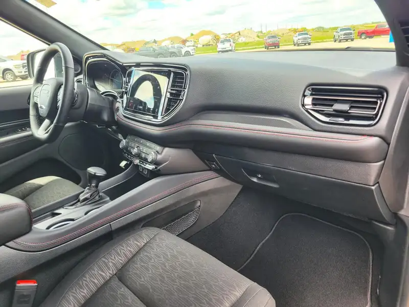2026 Dodge Durango GT, šedá, 8 km, dovoz Kanada — foto 11 z 12