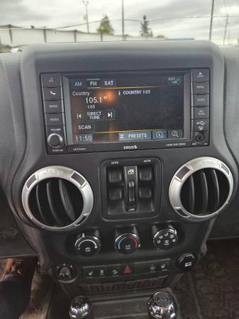 2014 Jeep, dovoz Kanada — foto 11 z 12