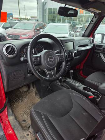 2014 Jeep, dovoz Kanada — foto 8 z 12
