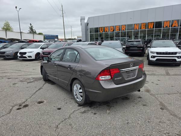 2011 Honda, dovoz Kanada — foto 4 z 12