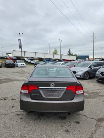 2011 Honda, dovoz Kanada — foto 5 z 12