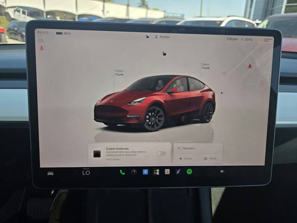 2023 Tesla, dovoz Kanada — foto 10 z 12