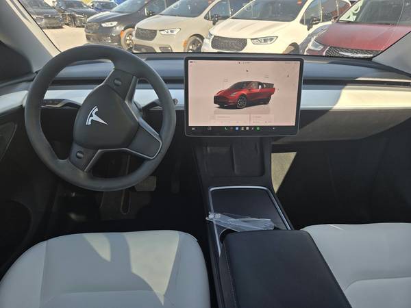 2023 Tesla, dovoz Kanada — foto 9 z 12