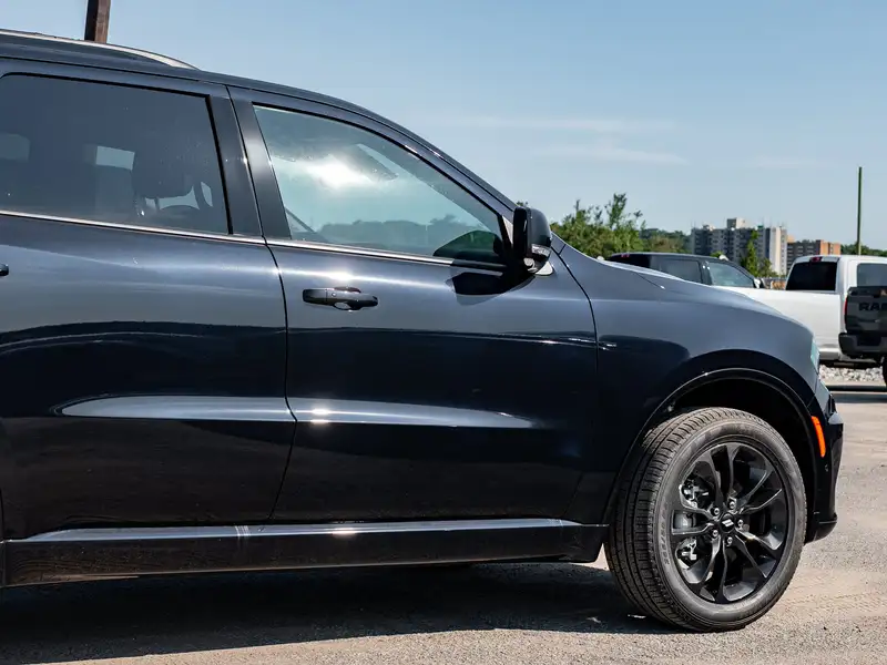 2026 Dodge Durango GT Plus, modrá, dovoz Kanada — foto 11 z 12