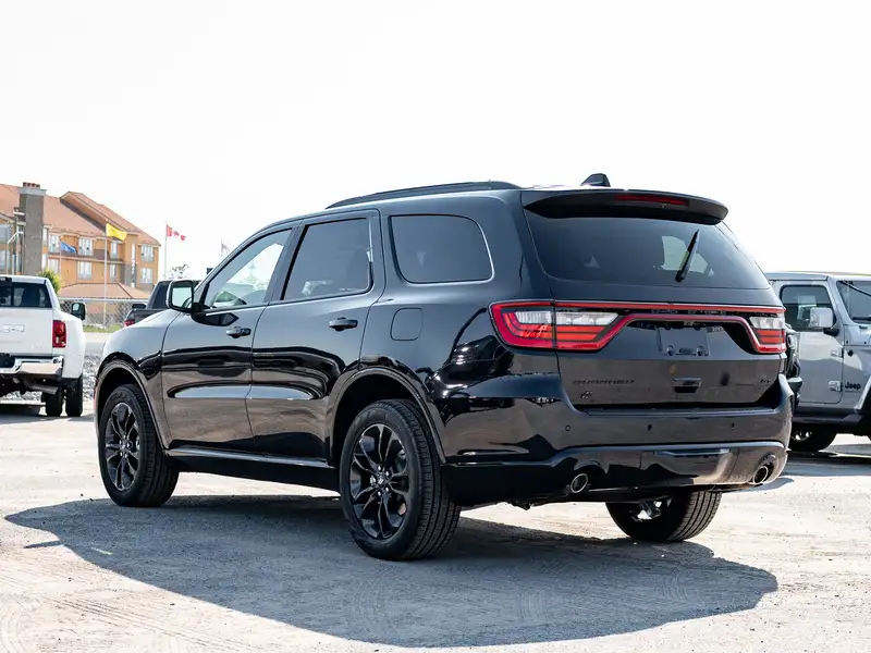 2026 Dodge Durango GT Plus, modrá, dovoz Kanada — foto 6 z 12