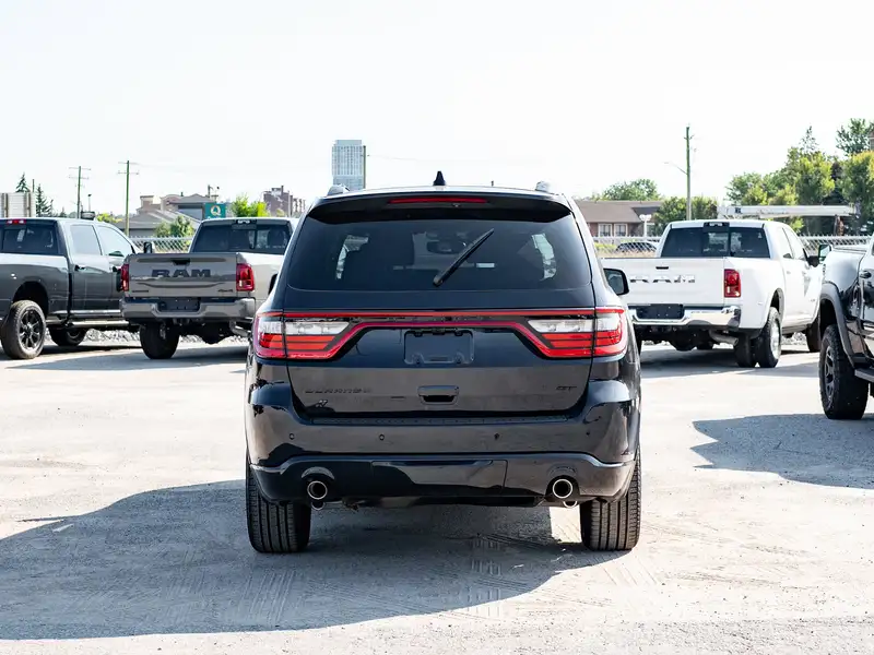 2026 Dodge Durango GT Plus, modrá, dovoz Kanada — foto 7 z 12