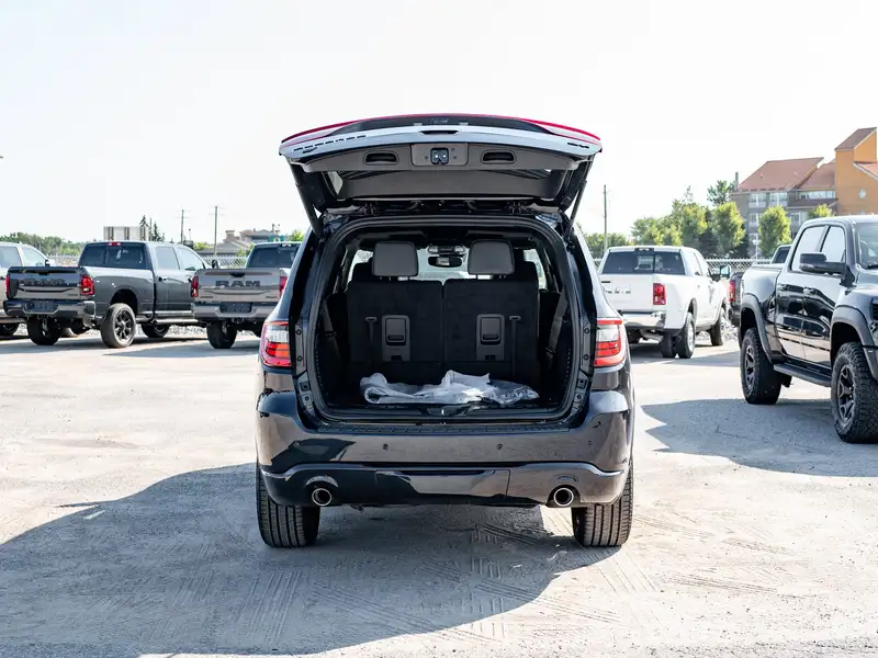 2026 Dodge Durango GT Plus, modrá, dovoz Kanada — foto 8 z 12
