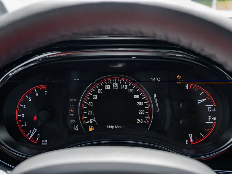 2026 Dodge Durango GT Plus, šedá, dovoz Kanada — foto 4 z 12