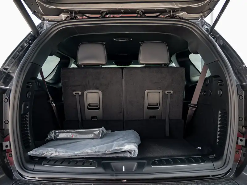 2026 Dodge Durango GT Plus, šedá, dovoz Kanada — foto 9 z 12